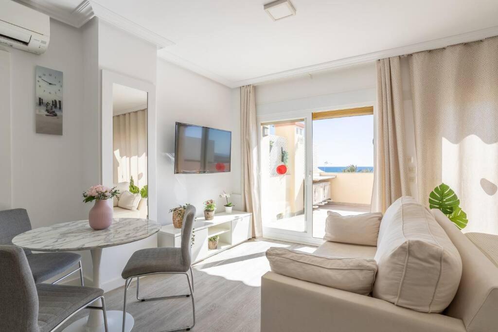 Apartment Elviria,studio Cu Vedere La Mare *